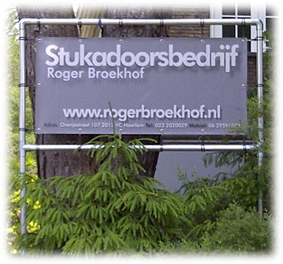 Naambord van Stukadoorsbedrijf Roger Broekhof